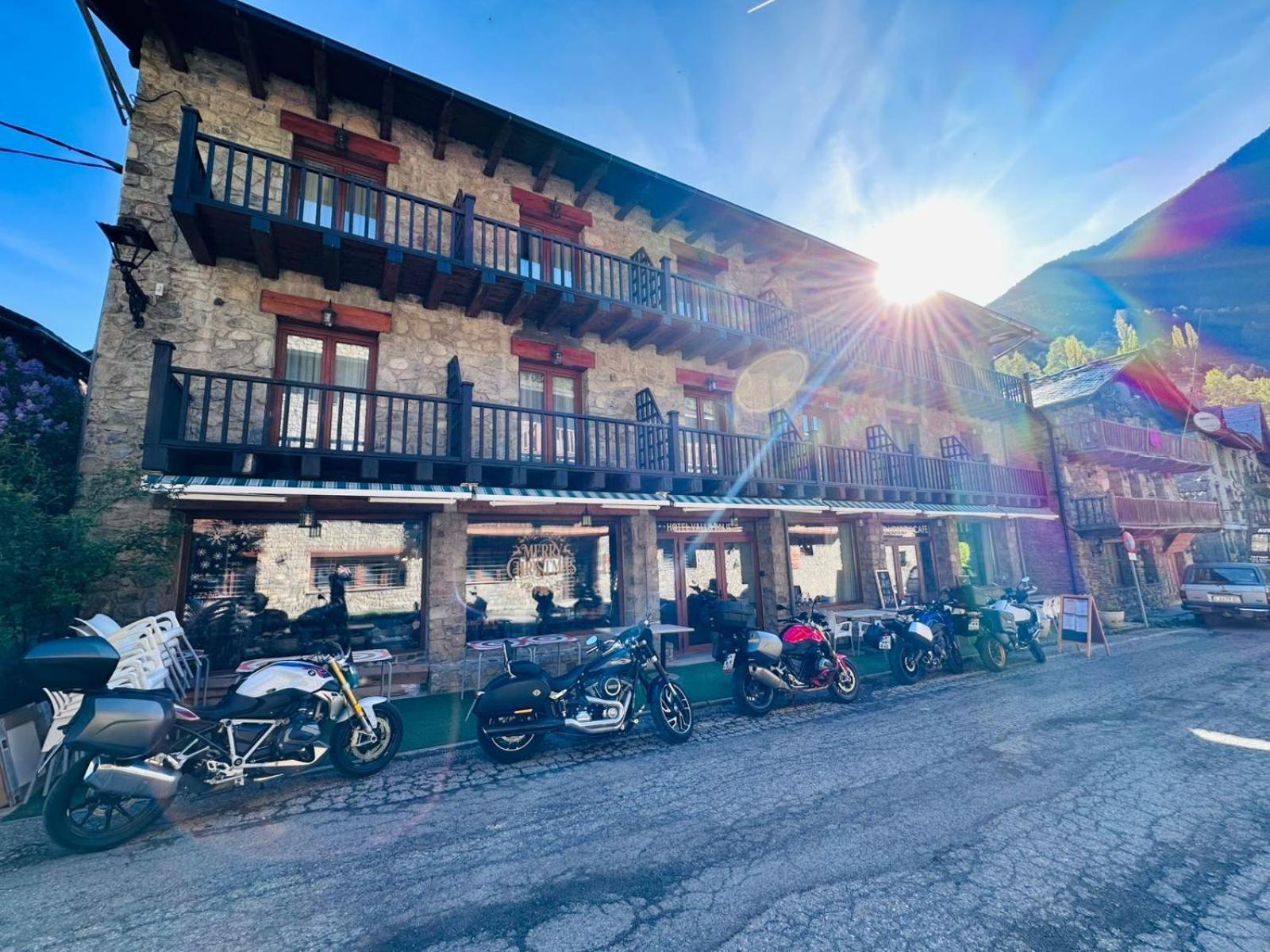 Hotel Valls Valira Ос-де-Сивис Экстерьер фото