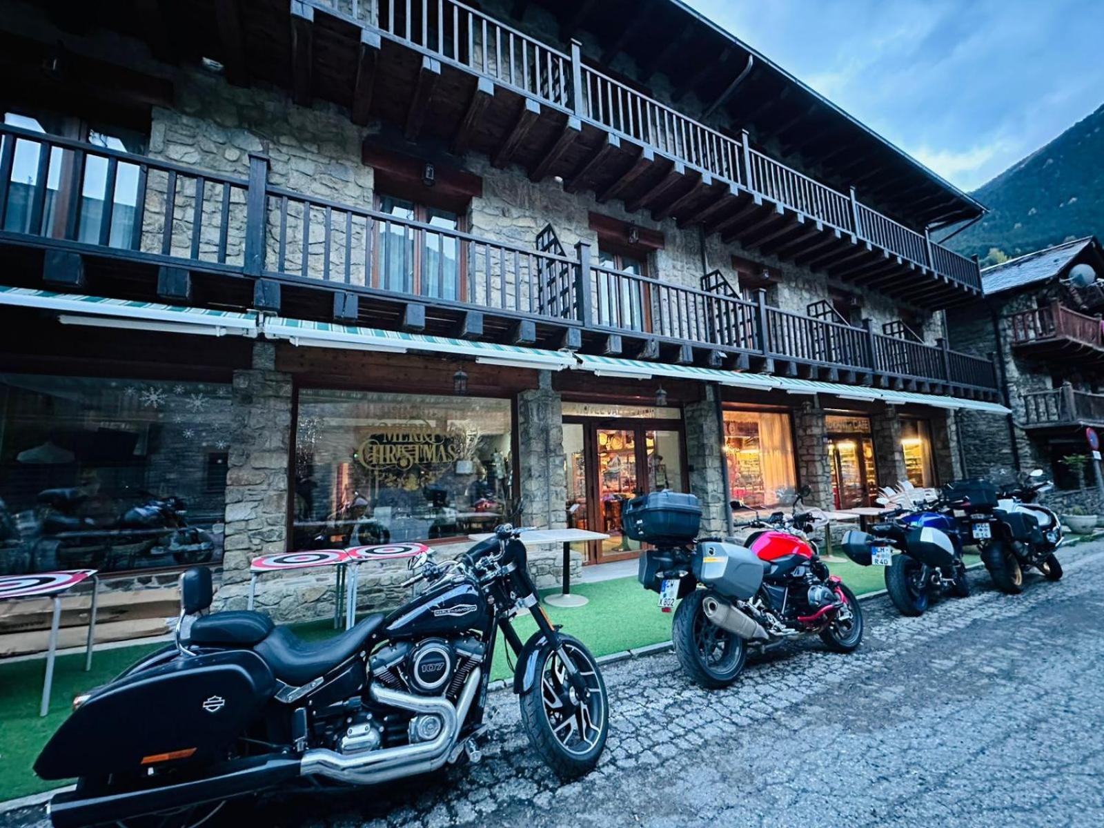 Hotel Valls Valira Ос-де-Сивис Экстерьер фото